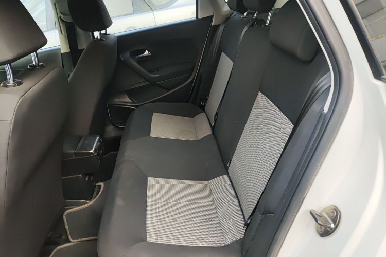 大众 Polo 2016款 1.4L 手动风尚型中控内饰21