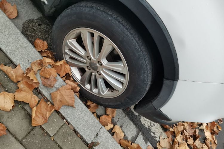 哈弗H1 2016款 蓝标 1.5L AMT都市型车身外观10