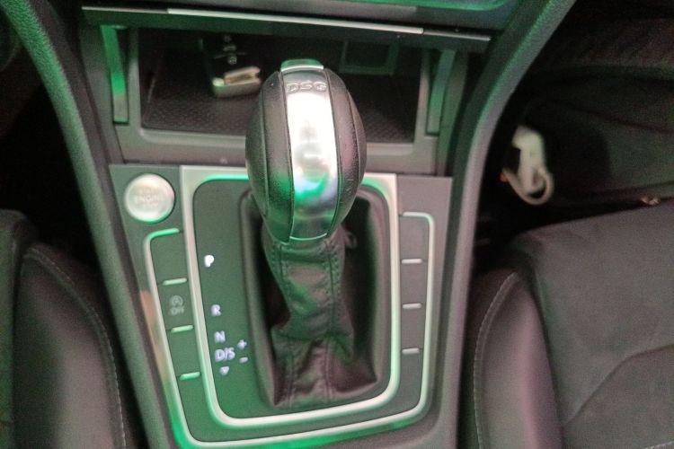 大众 高尔夫 2018款  230TSI 自动豪华型局部细节18