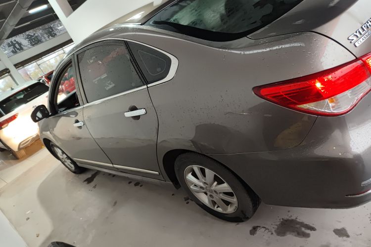 日产 轩逸 2019款 经典 1.6XE+ CVT智联领先版车身外观4