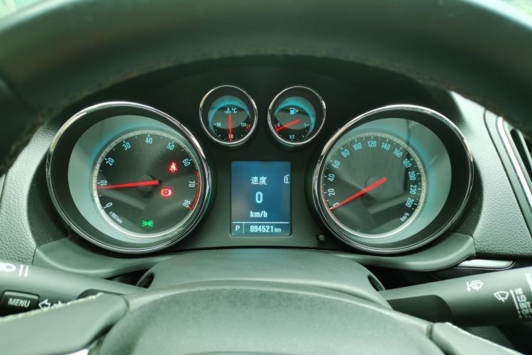 别克 君威 2015款 1.6T 领先技术型中控内饰14