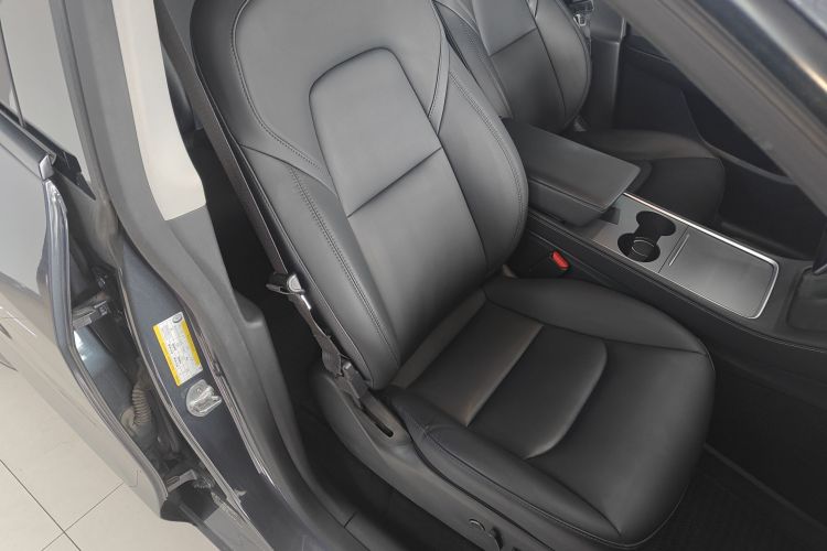 特斯拉 Model Y 2021款 长续航全轮驱动版 3D7局部细节41