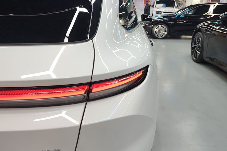 蔚来ET5T 2024款 75kWh Touring车身外观9