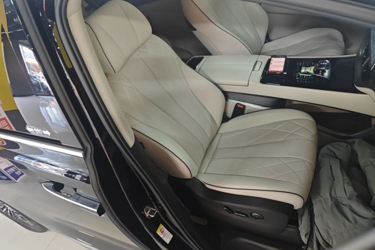 腾势D9 2024款 EV 620 尊享型局部细节41