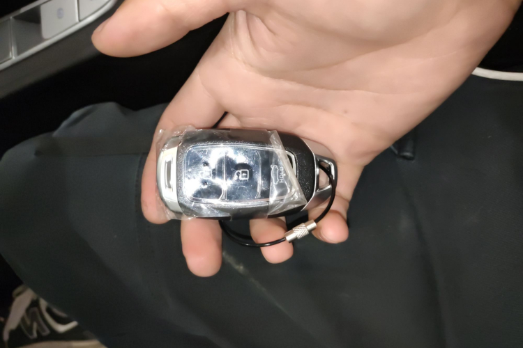 现代 伊兰特 2023款 1.5L CVT GLX精英版中控内饰7001