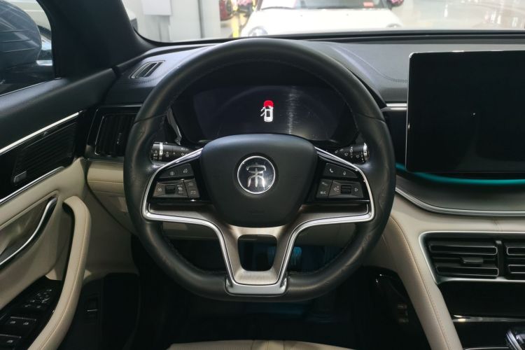 比亚迪 宋PLUS新能源 2021款 DM-i 51KM 尊荣型中控内饰13