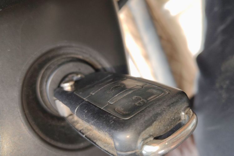 大众 朗逸 2011款 1.6L 手动品悠版中控内饰11