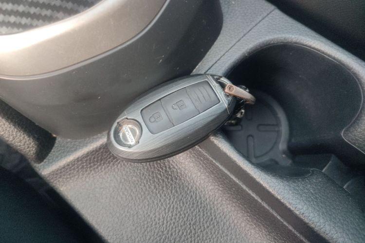 日产 逍客 2017款 2.0L CVT豪华版 国V中控内饰11