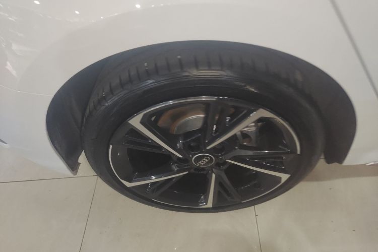 奥迪A3 2024款 Sportback 35 TFSI 时尚运动型车身外观6006