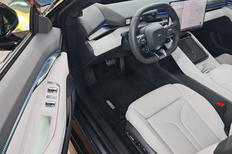 小鹏P7 2025款 702 长续航 Ultra中控内饰20