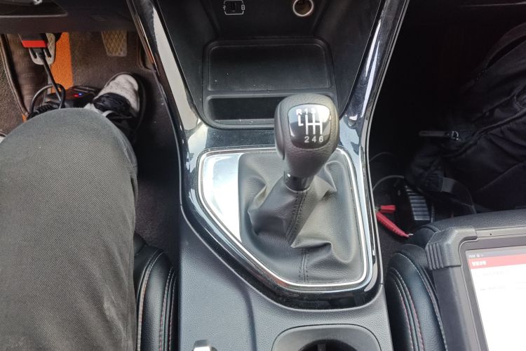 广汽传祺 传祺GS4 2021款 270T 手动舒适版中控内饰18