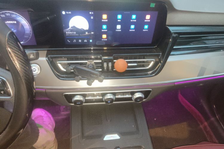 红旗HS5 2023款 2.0T 四驱旗享Pro版中控内饰16