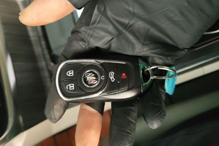 别克GL8 2021款 陆上公务舱 652T 豪华型中控内饰11