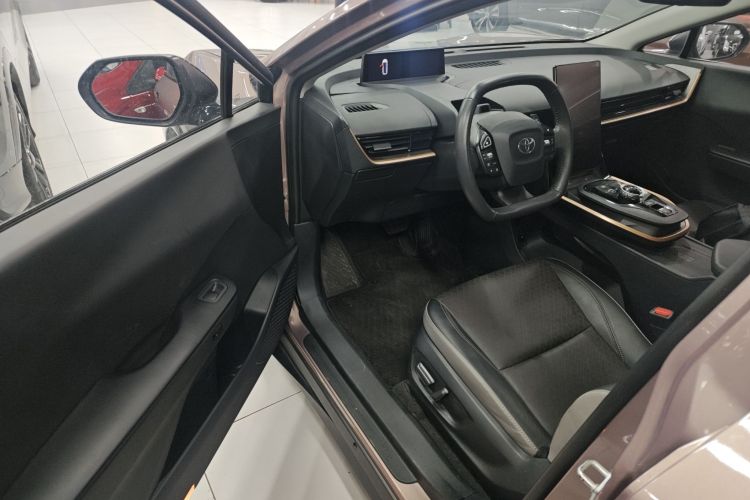 丰田bZ3 2023款 616km 长续航Premium中控内饰7003