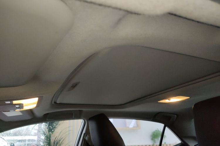 丰田 雷凌 2017款 改款 185T CVT精英版 国V中控内饰22