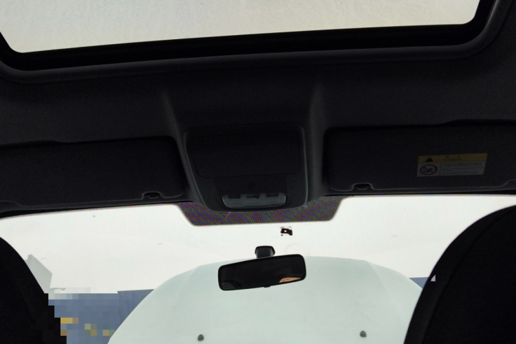 标致3008 2018款 2.0L 自动经典版中控内饰22