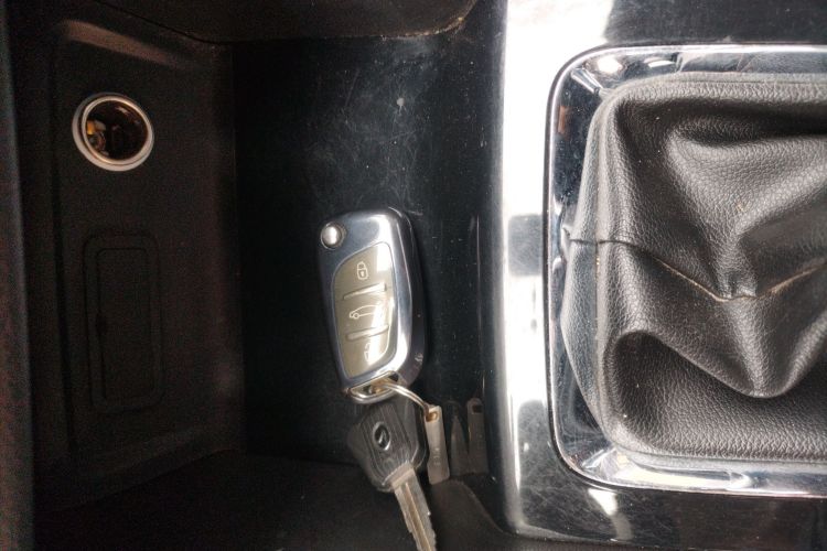 东南DX3 2016款 1.5L 手动豪华型中控内饰11