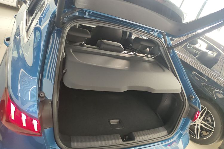 奥迪A3 2021款 Sportback 35 TFSI 进取致雅型机舱底盘23