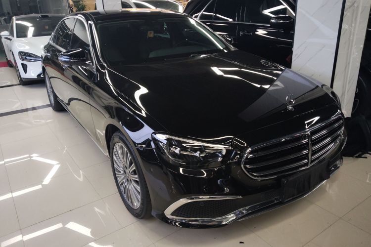 奔驰E级 2023款 改款 E 300 L 豪华型车身外观3