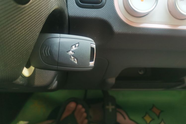 五菱汽车 宏光MINIEV 2022款 悦享款 磷酸铁锂中控内饰7001