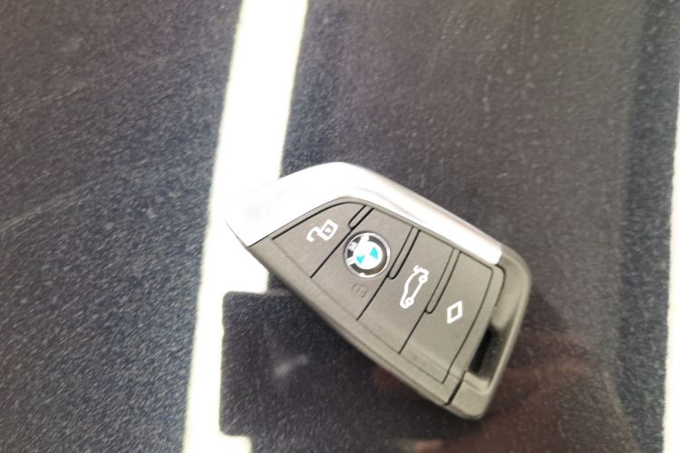 宝马i3 2024款 eDrive 35 L中控内饰7001