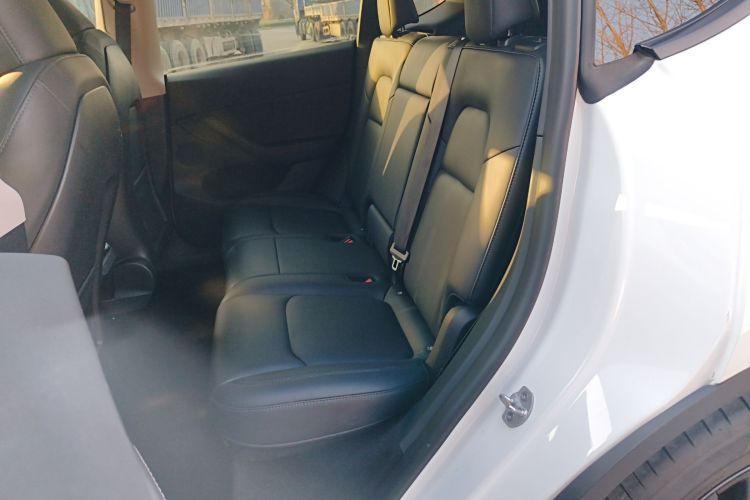 特斯拉 Model Y 2023款 长续航全轮驱动版中控内饰21