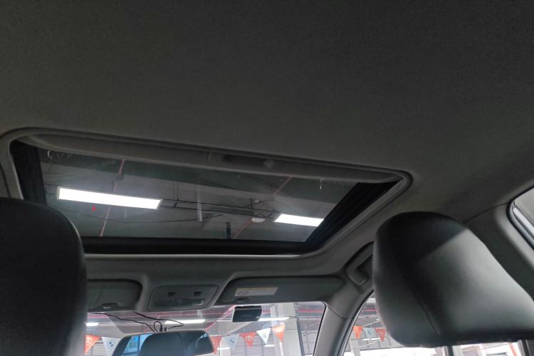 丰田 YARiS L 致炫 2015款 1.5G 自动炫动天窗特别版中控内饰22