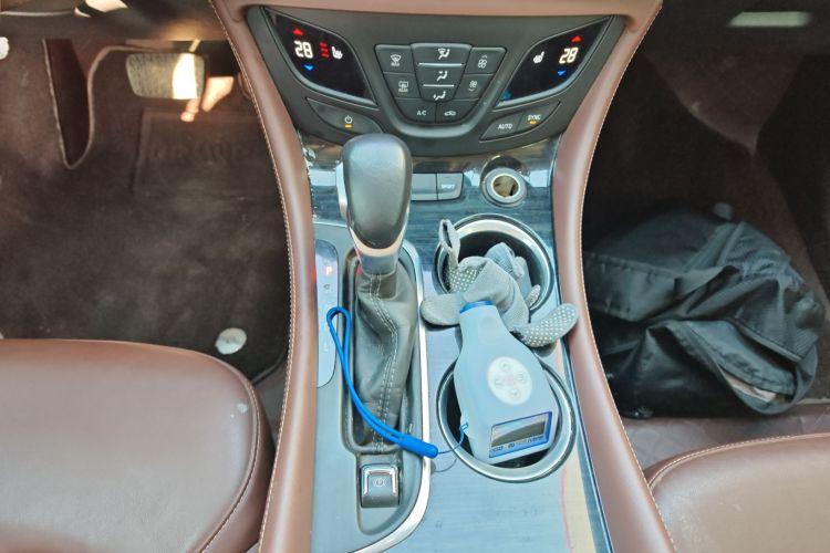 别克 昂科威 2020款 28T 四驱精英型中控内饰18