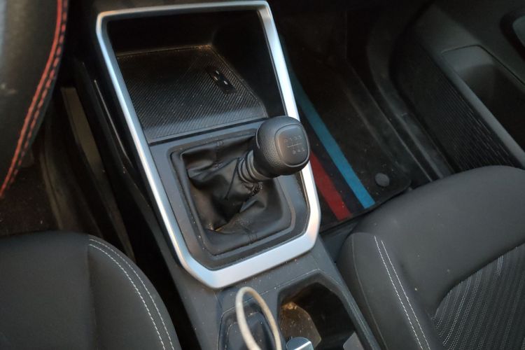 五菱汽车 五菱星驰 2022款 1.5L 手动自由型中控内饰18