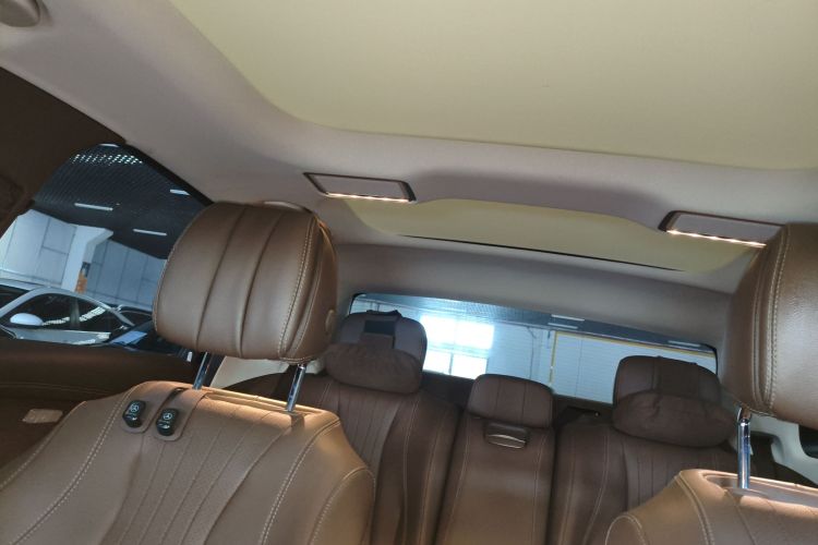 奔驰E级 2023款 改款 E 260 L局部细节22