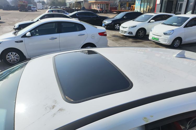 福特 福克斯 2017款 两厢 1.6L 自动风尚型智行版局部细节57