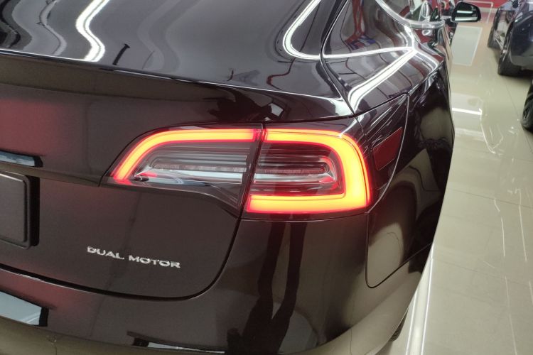特斯拉 Model 3(进口) 2019款 长续航全轮驱动版车身外观9