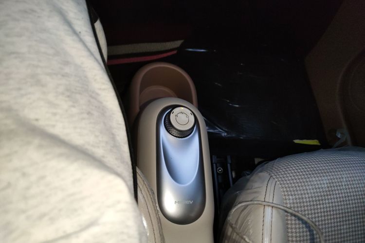 五菱汽车 宏光MINIEV 2025款 四门版 进阶款中控内饰18