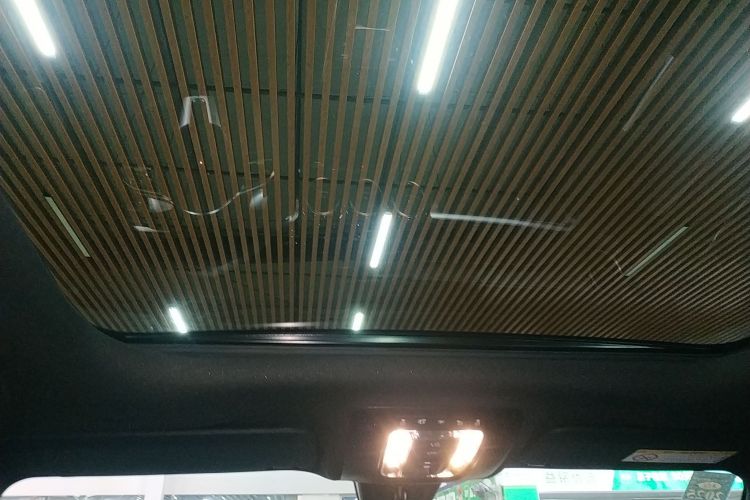 奔驰GLB 2023款 改款 GLB 200 时尚型局部细节22