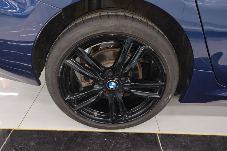 宝马1系 2023款 125i M运动曜夜版车身外观6008