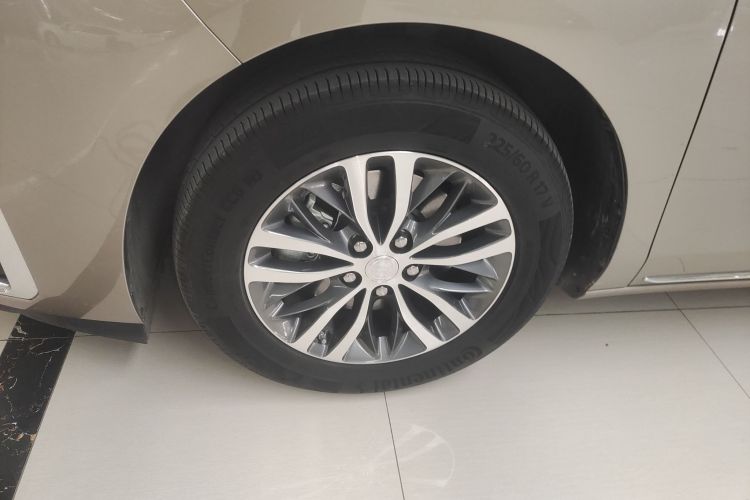 别克GL8 2023款 ES陆尊 舒适型车身外观35