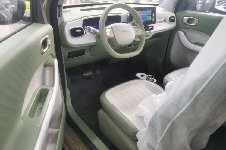 吉利银河 2025款 210km 熊猫骑士中控内饰20