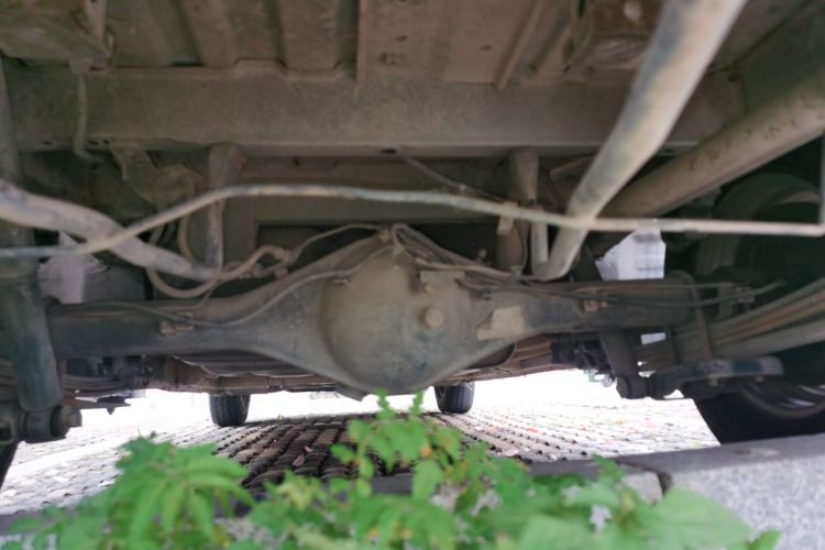 金龙 凯锐浩克 2019款 2.2L M1标准型平顶V22局部细节9009