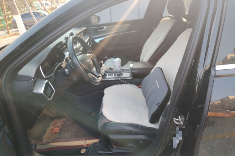 奥迪A6L 2022款 45 TFSI quattro 臻选动感型中控内饰19