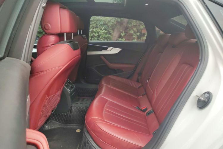 奥迪A4L 2022款 40 TFSI 豪华动感型中控内饰7004