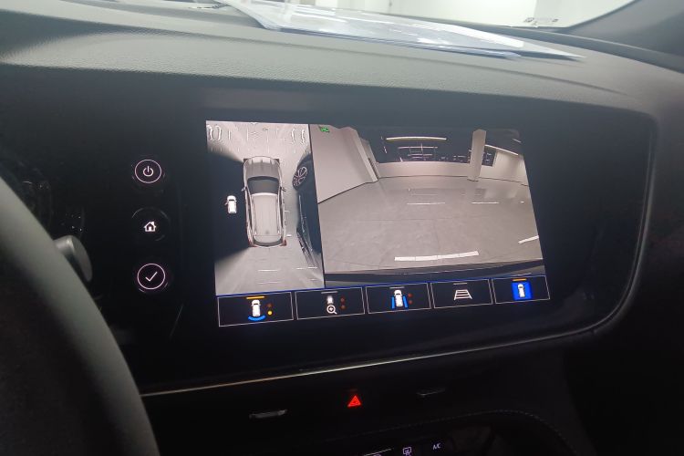 别克 2022款 昂科威Plus 652T 五座豪华型中控内饰16