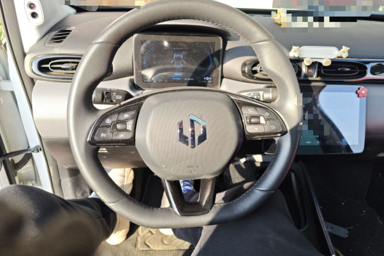 零跑汽车 零跑T03 2021款 400豪华版中控内饰13