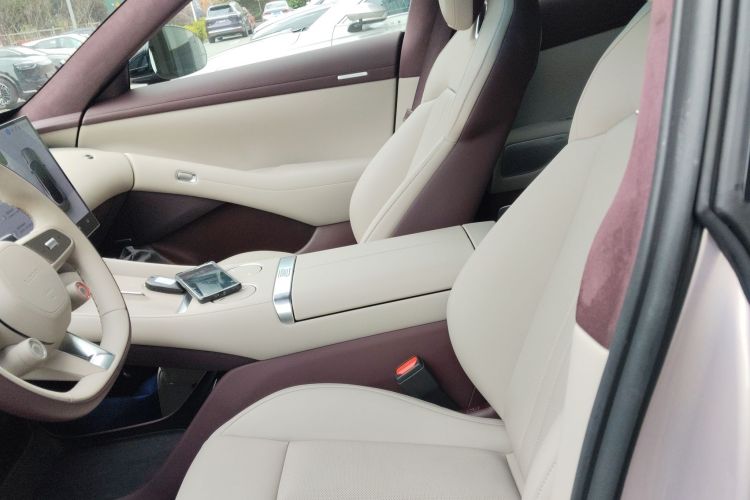 小米汽车 小米YU7 2025款 超长续航高性能四驱Max版中控内饰19