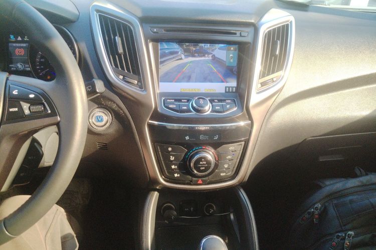 长安CS75 2016款 1.8T 自动精英型 国V中控内饰16