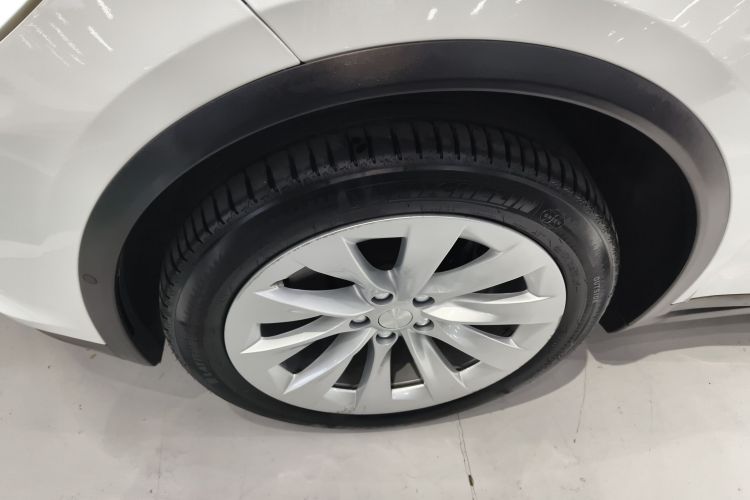 特斯拉 Model X 2019款 长续航版车身外观35