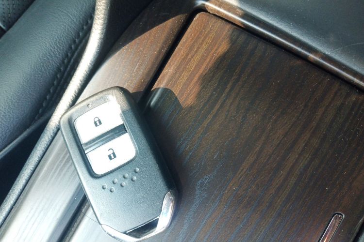 本田 歌诗图 2016款 2.4L 豪华版中控内饰11