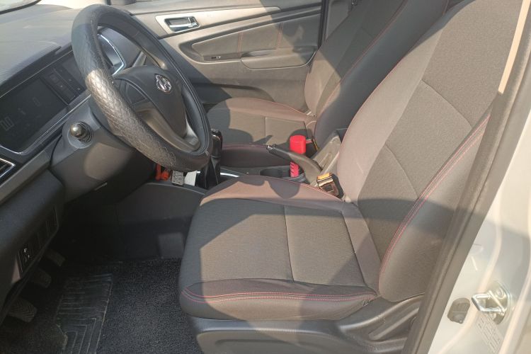 长安凯程 长安欧尚A600 2017款 1.5L 手动标准型中控内饰19