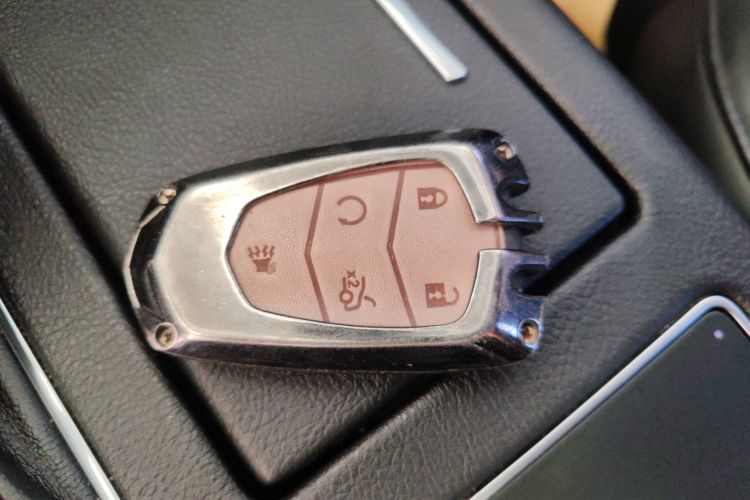 凯迪拉克CT6 2017款 28T 精英型中控内饰11