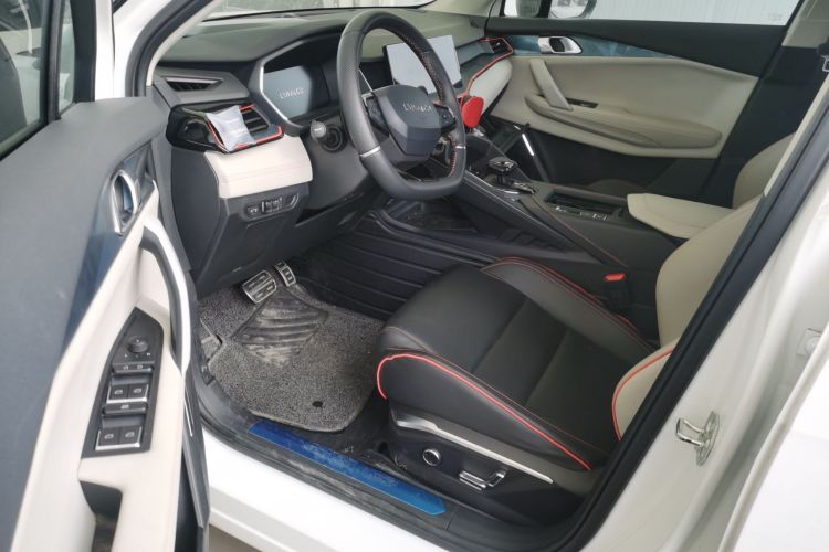 领克06 2021款 1.5T Shero粉色特别版中控内饰19