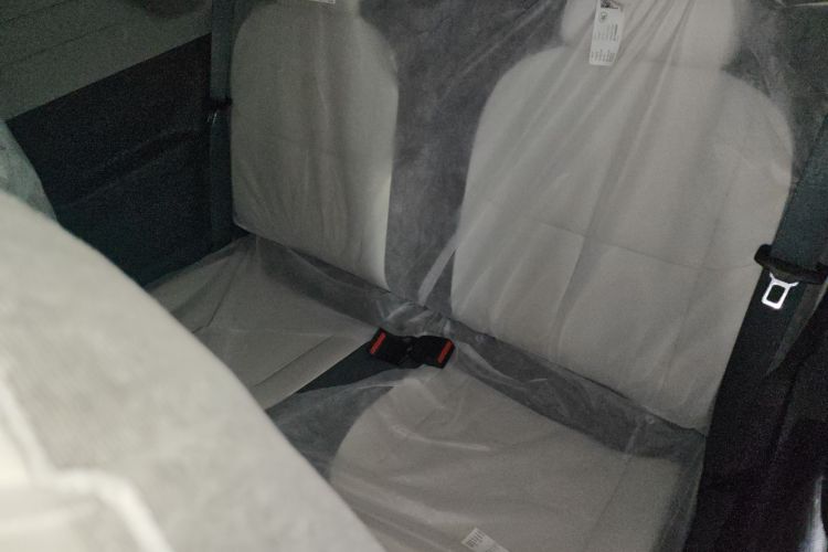 吉利银河 2025款 210km 熊猫骑士中控内饰21